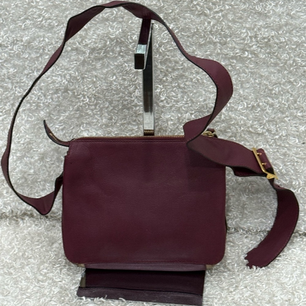 BURBERRY Helmsley Burgundy Leather House Check Adjustable Crossbody Bag - Picture 3 of 16